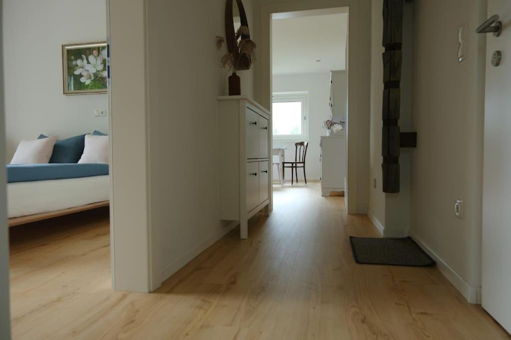 Haus Hafner Sonniges Apartment Terlano Buitenkant foto