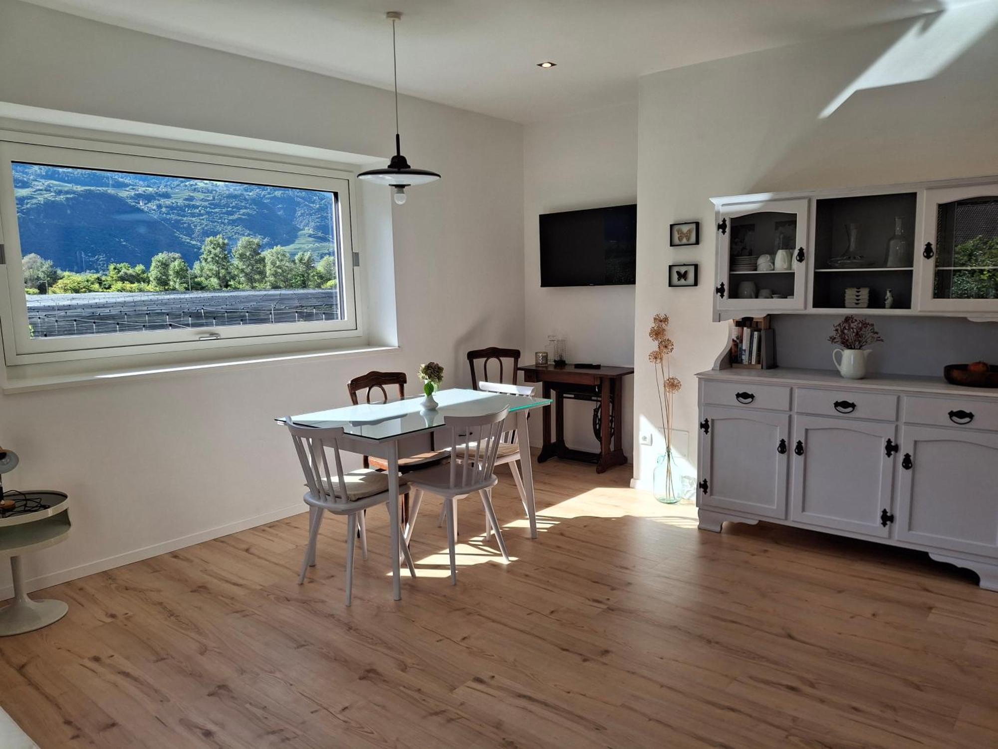 Haus Hafner Sonniges Apartment Terlano Buitenkant foto